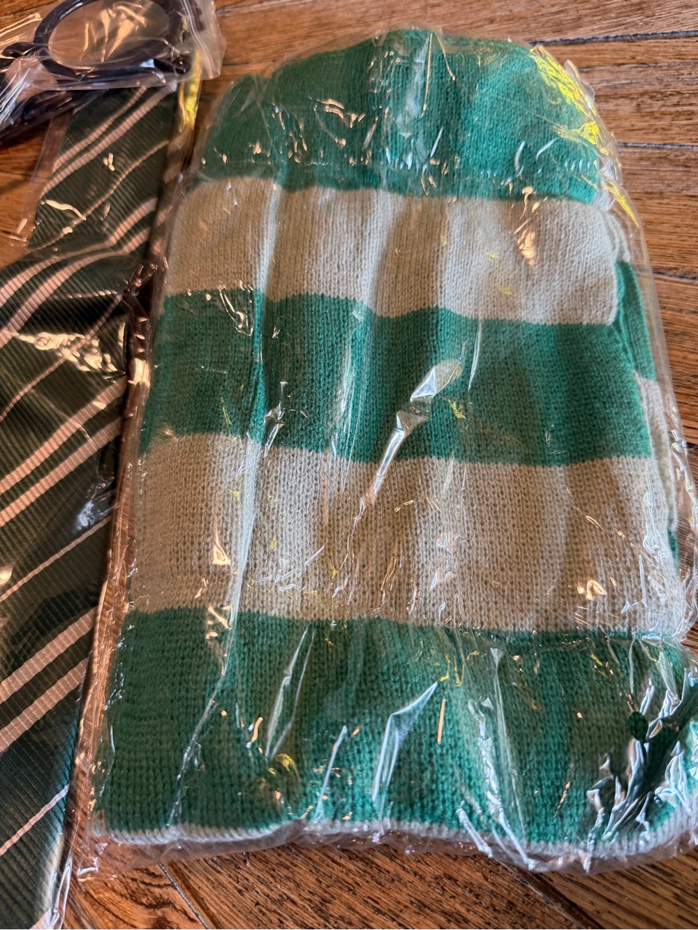 NWT Harry Potter Slytherin Costume Robe Scarf Tie Wand Glasses Adult Med 5 pc - Picture 10 of 10